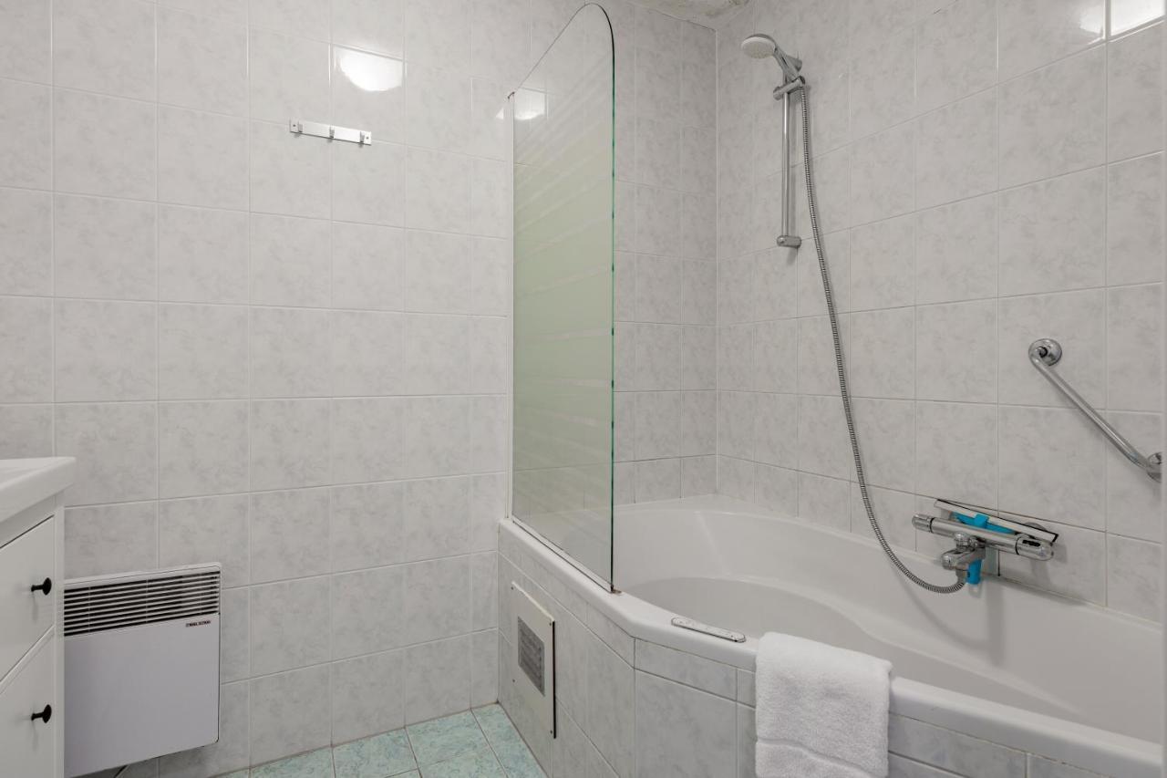 Escape, Appartement Met Groot Terras Buren  Exterior foto